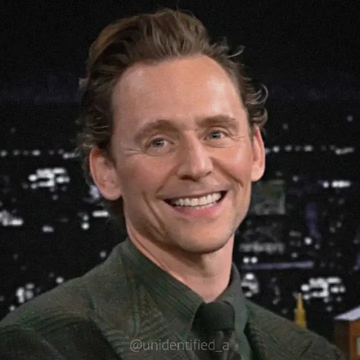 Tom Hiddleston